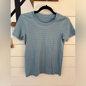 Lululemon Tshirt